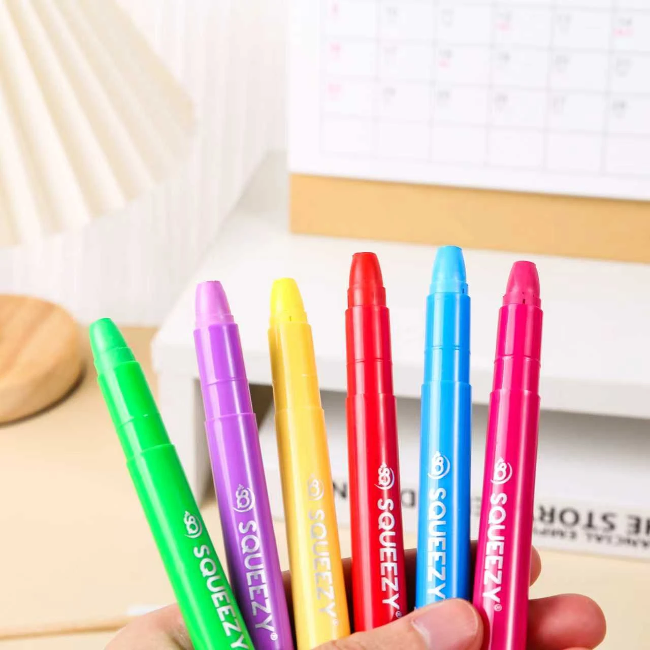 CP-SQ2612 Silky Crayon Squeezy 12 Warna + Kuas