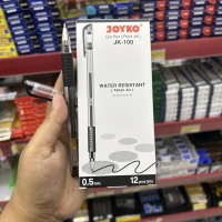 Hitam
