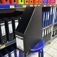 Hitam
