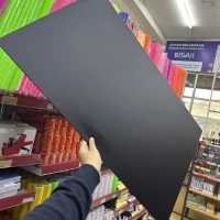 Hitam